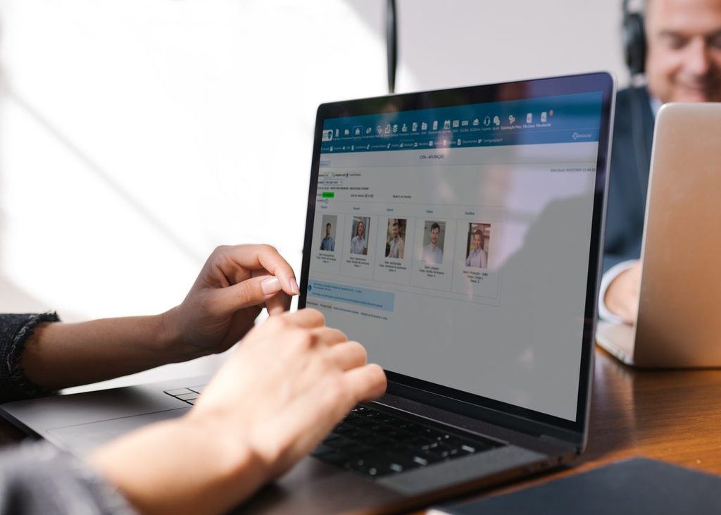 Apuração da eleição da CIPA conforme a NR-5 no Software SGG, aberta em um notebook